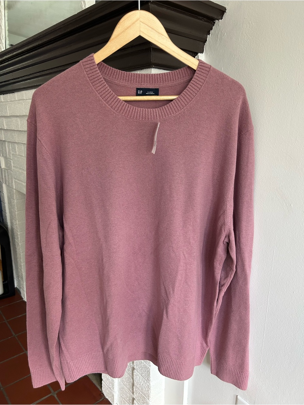 GAP Men's Crewneck Sweater in Mauve